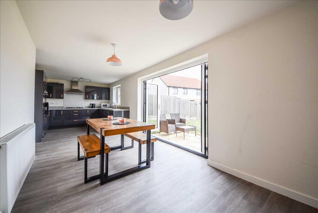 House in Northampton, Wellingborough - View 3