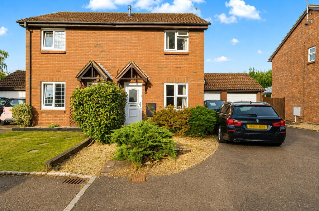 2-bed semi-detached on Diamond Way, Wokingham, Berkshire, RG41, £400,000