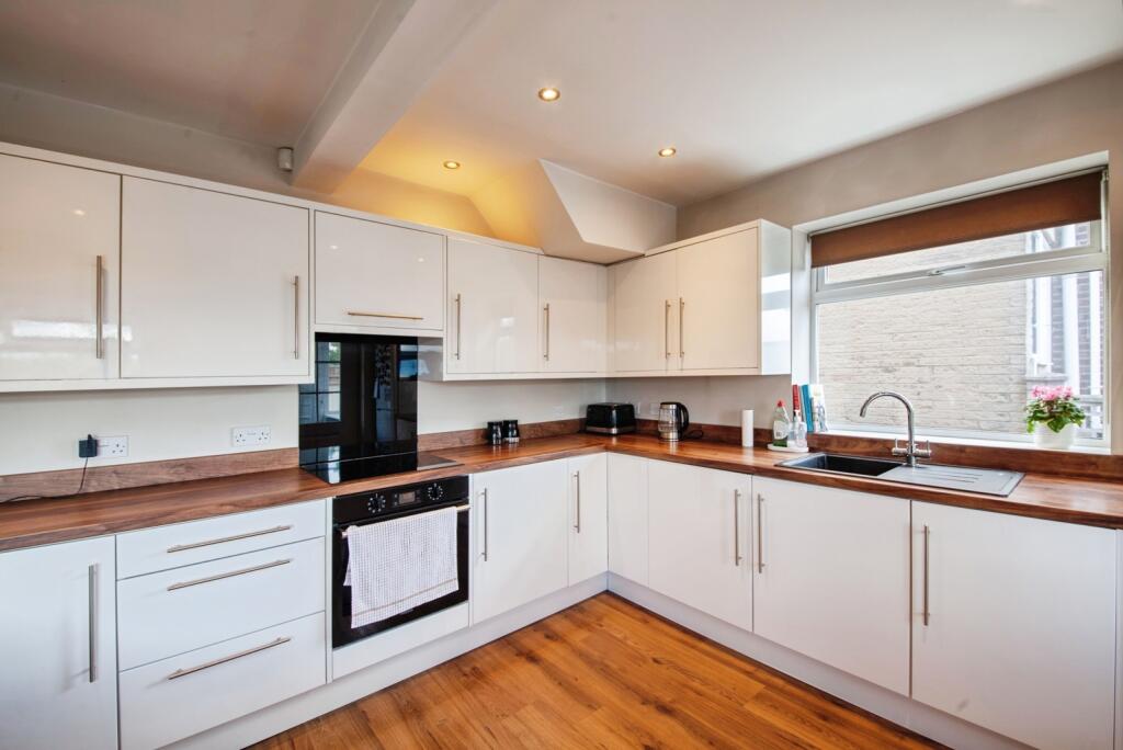 House in Rotherham, South Yorkshire - View 5