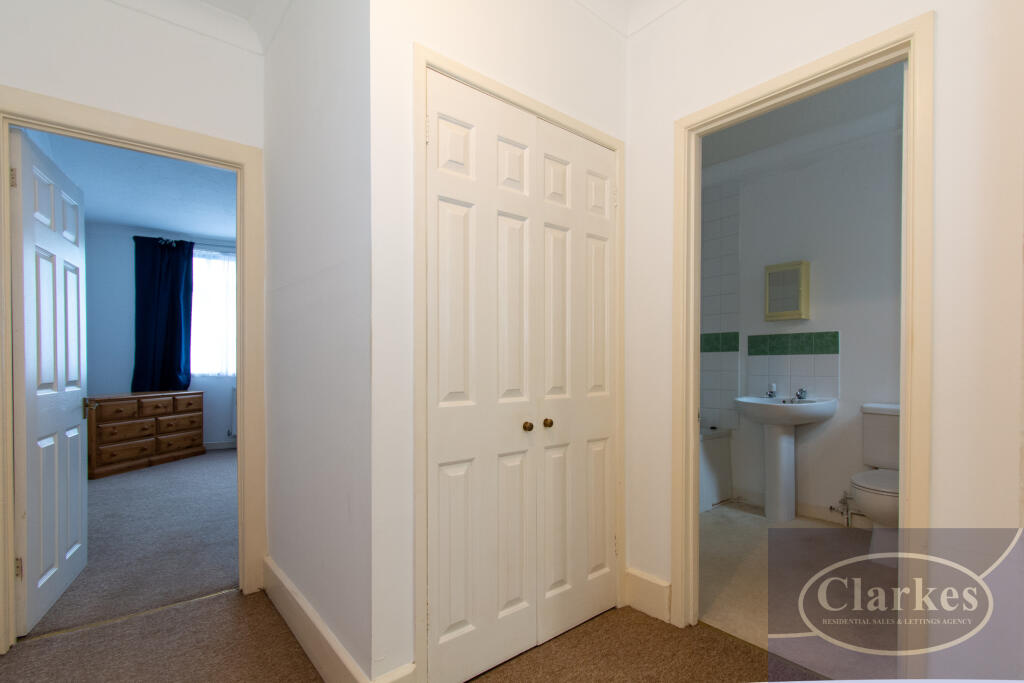 Apartment in Bournemouth, Winton - View 6