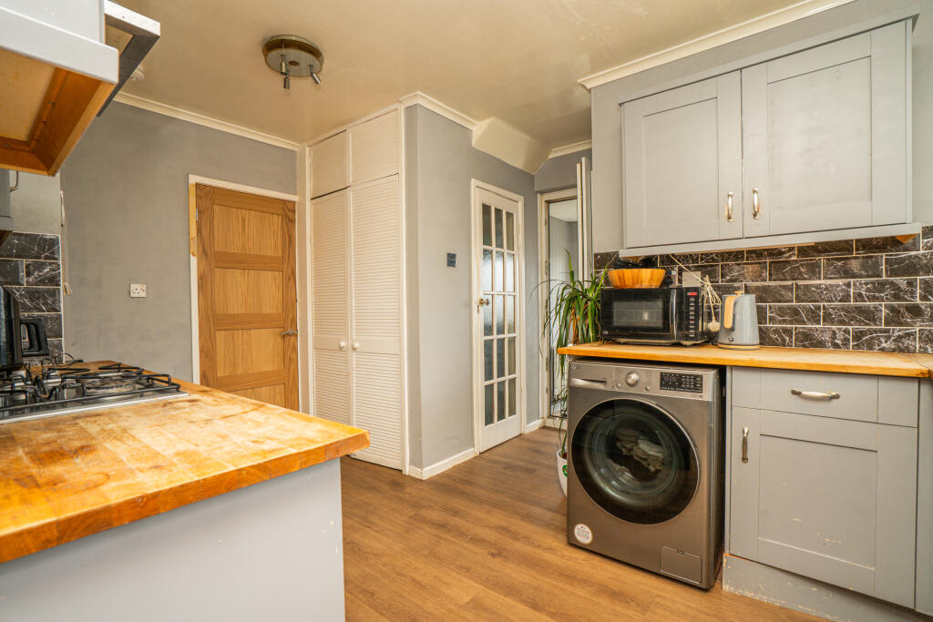 House in Leeds, West Yorkshire - View 5