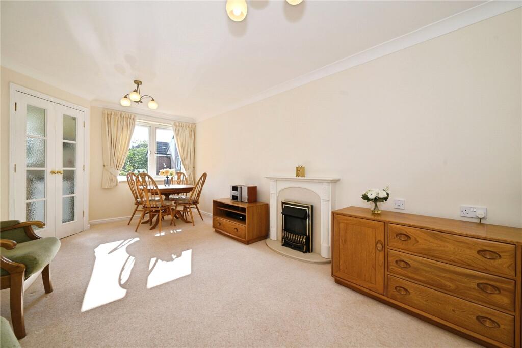 Apartment in Reading - View 4
