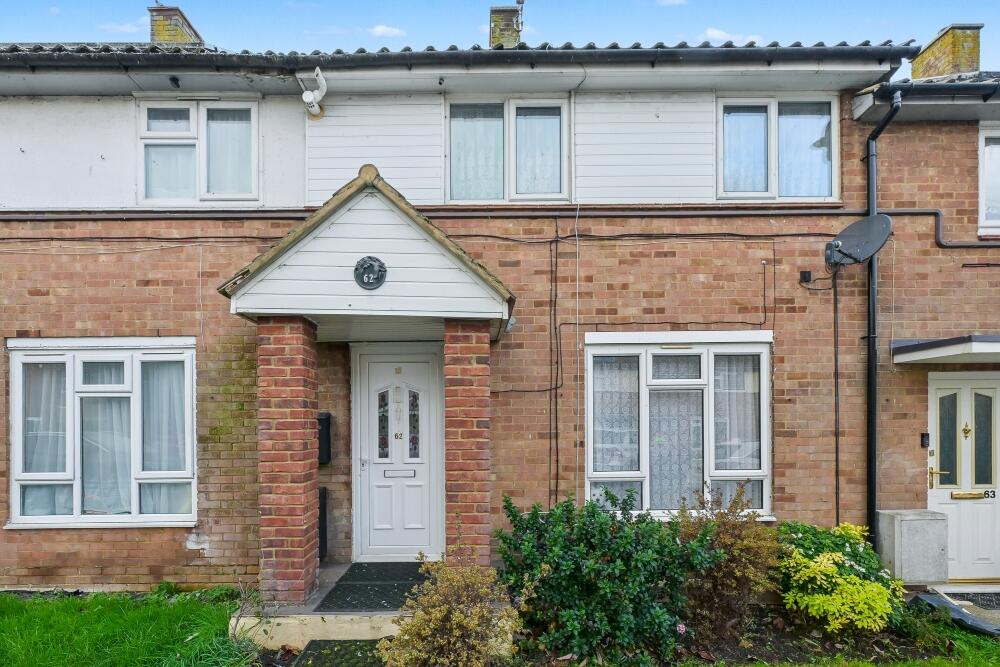 62, Perry Spring, Harlow, Essex, CM17 photo 2