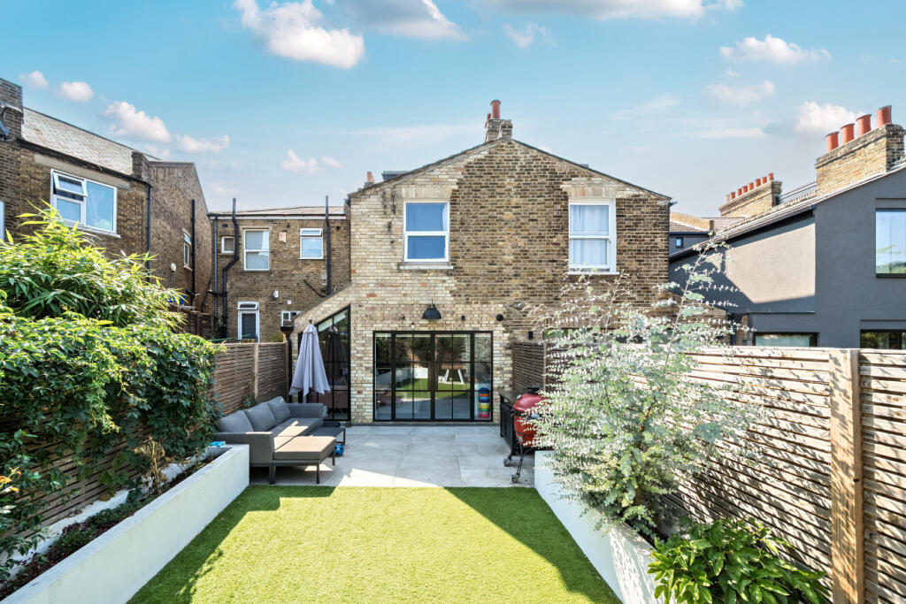 House in London - View 5