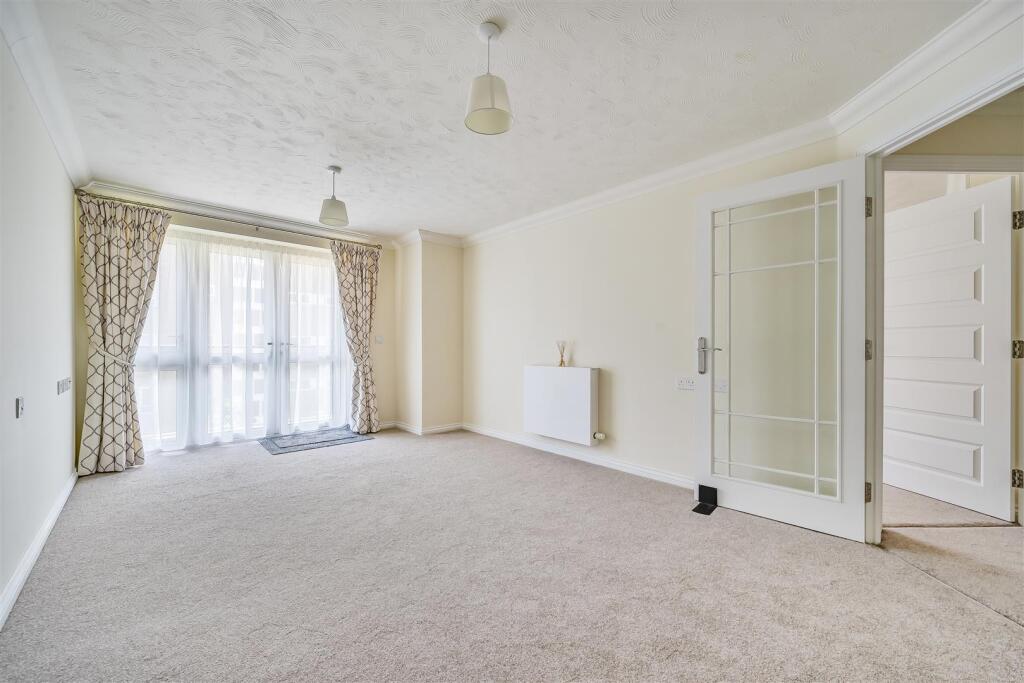 Allingham Lodge, Eastbourne, East Sussex photo 2
