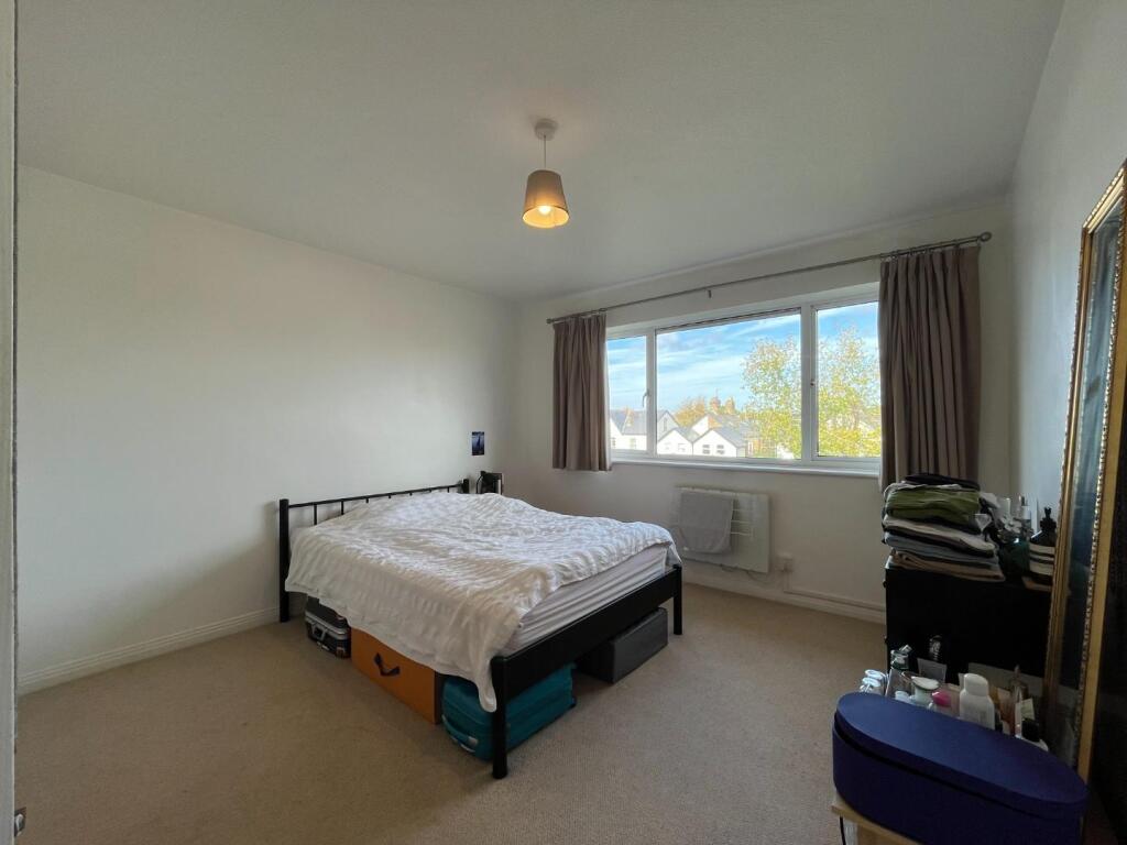 Apartment in London, New Malden - View 4