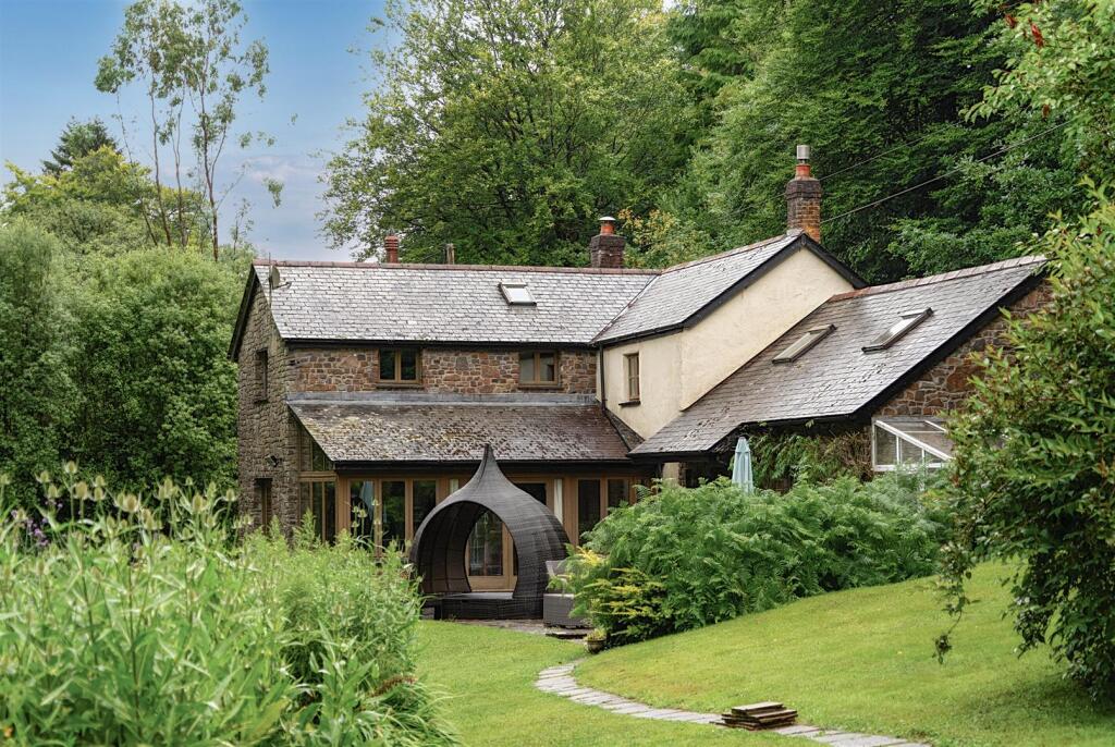 Main image of property: Parkham, Bideford