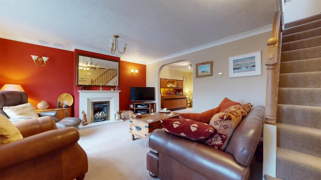 Browning Crescent, Bletchley, Milton Keynes photo 4