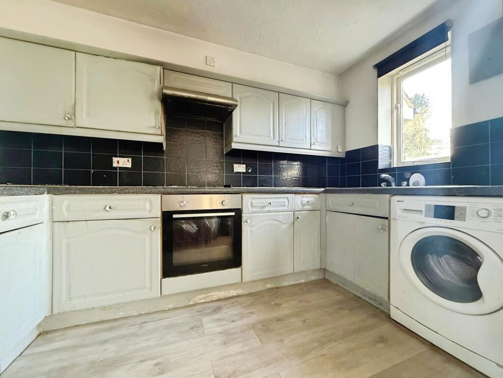 Apartment in Crowthorne, Bracknell Forest - View 2