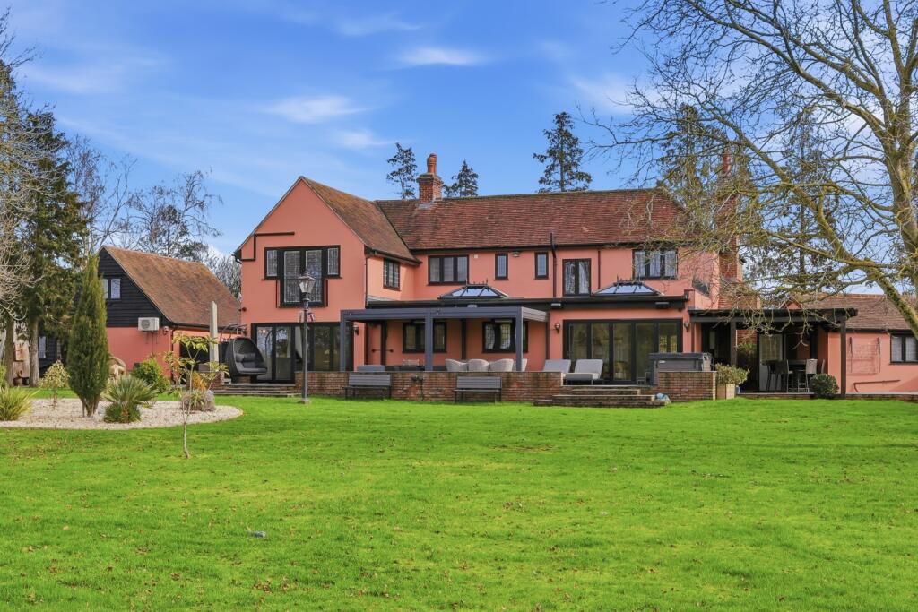 Main image of property: Braintree Road, Great Waltham, CM3