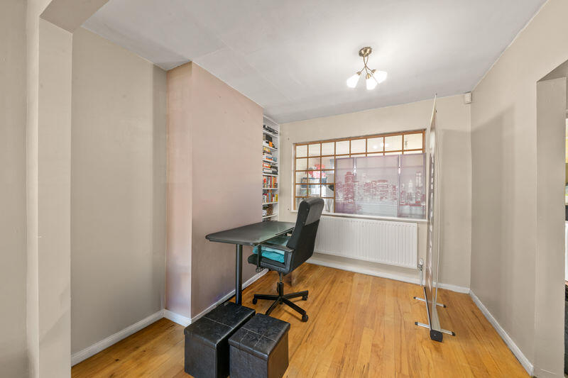 House in London - View 5
