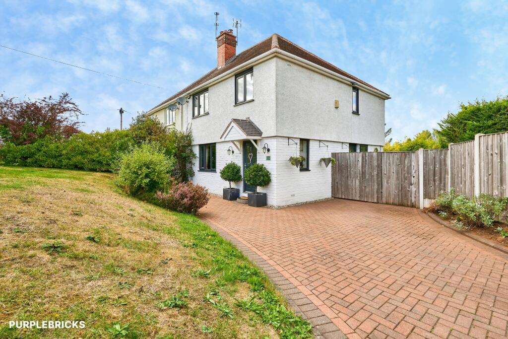 House in South Staffordshire, Wombourne - View 2
