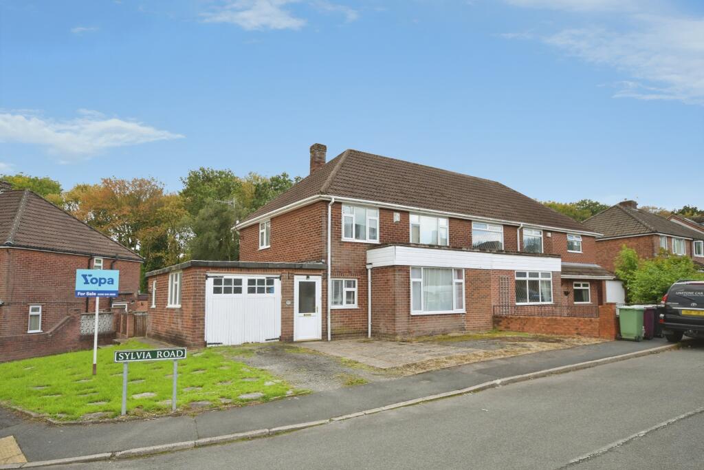 3-bed semi-detached on Sylvia Road, Dronfield, S18, £230,000