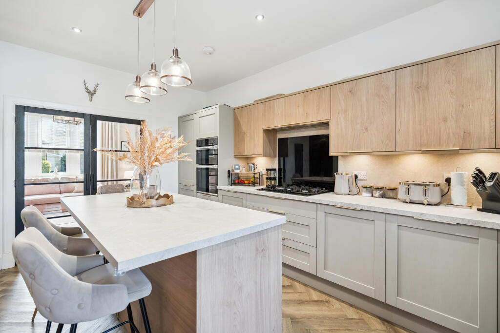 House in Falkirk, Stirling - More