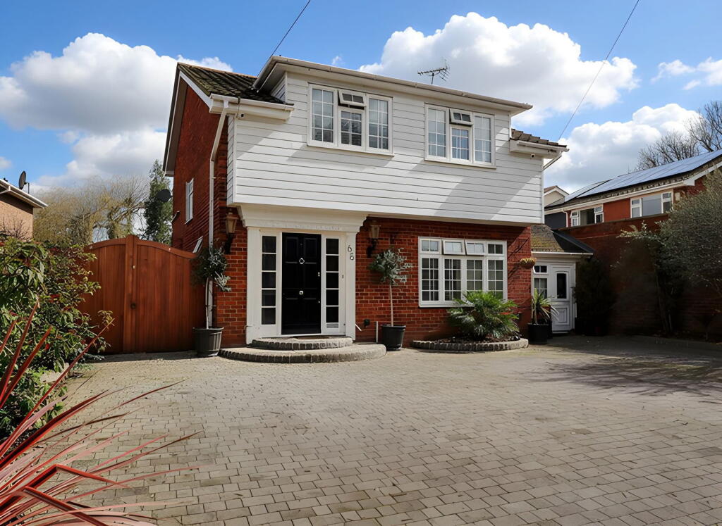 Main image of property: Nobles Green Road, Leigh-on-sea, SS9 5QQ