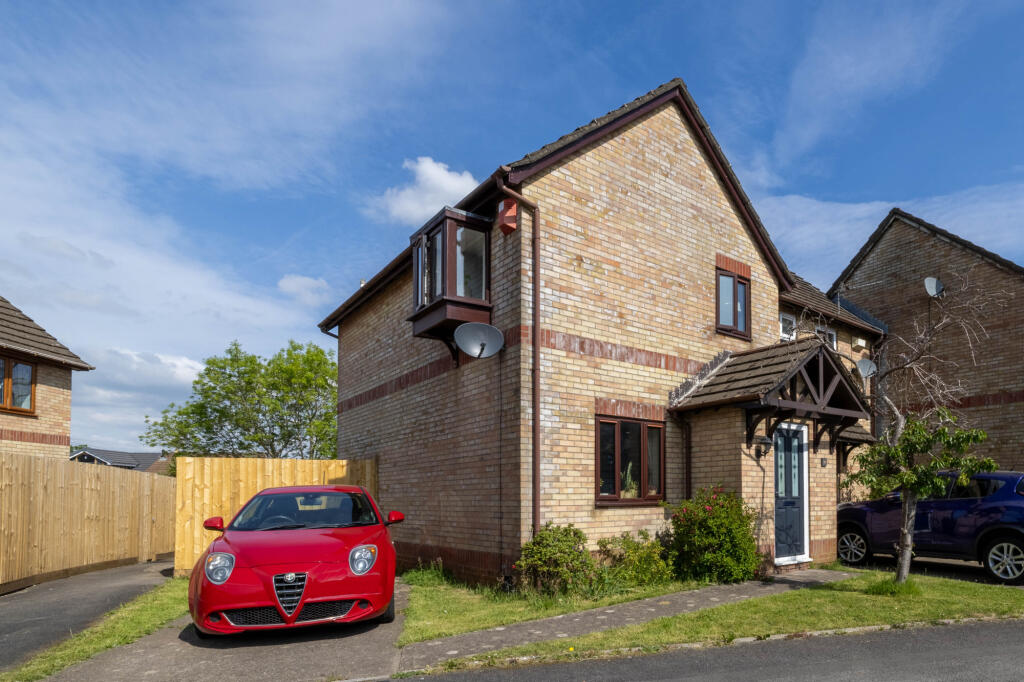 Manor Chase, Beddau, Pontypridd, CF38 - View 2