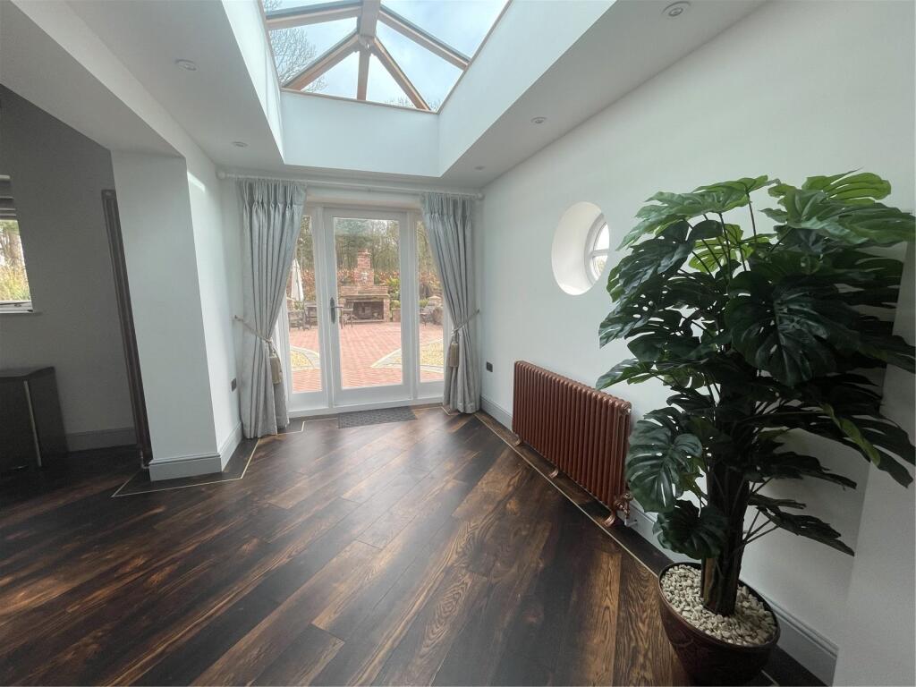 House in Stoke-on-Trent - More