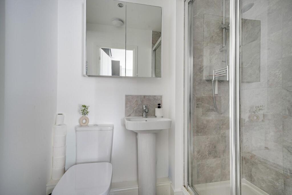 Apartment in Milton Keynes, Newton Leys, Bletchley and Fenny Stratford - More