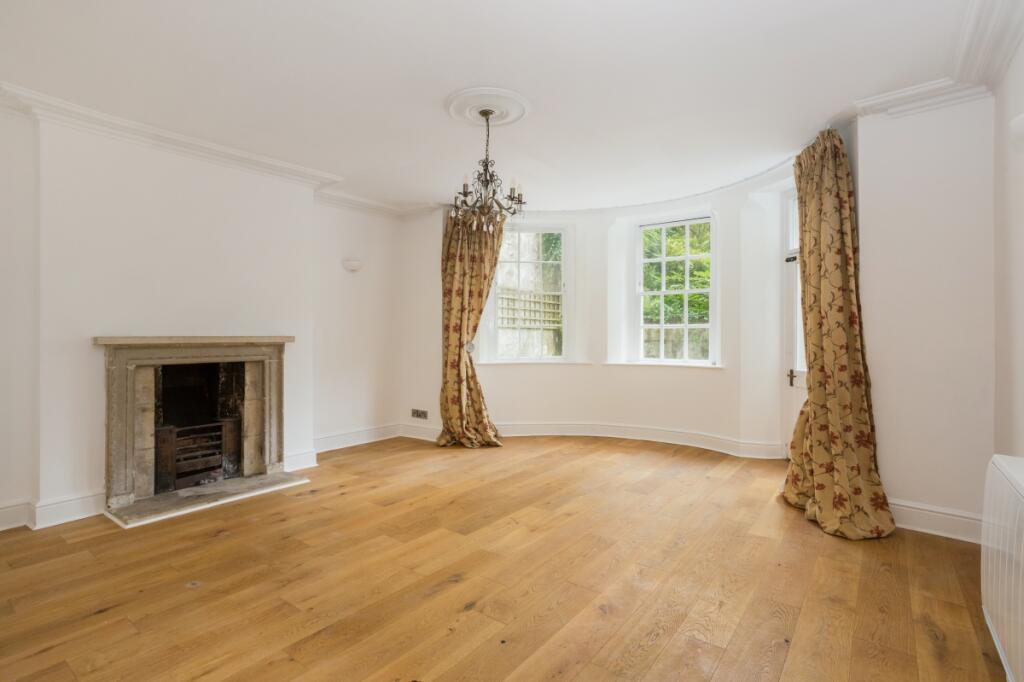 Apartment in Bath, Kingsmead - View 2