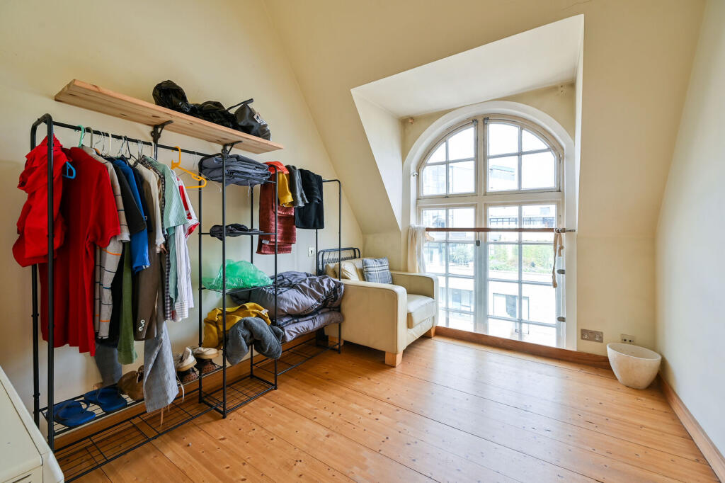 Apartment in London - More