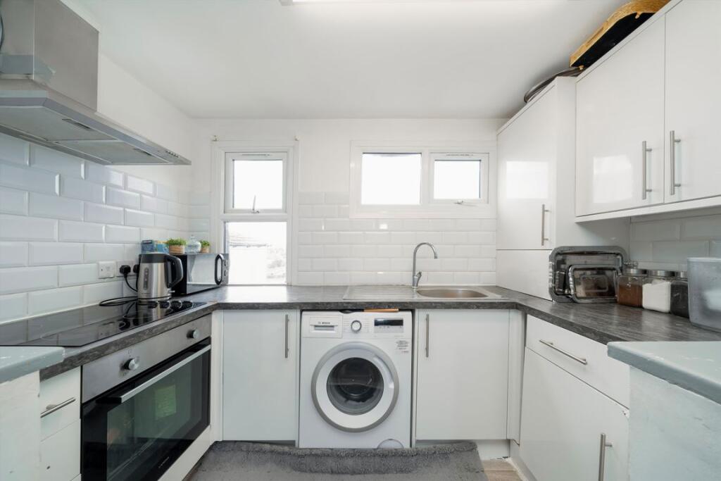 Apartment in London - View 3