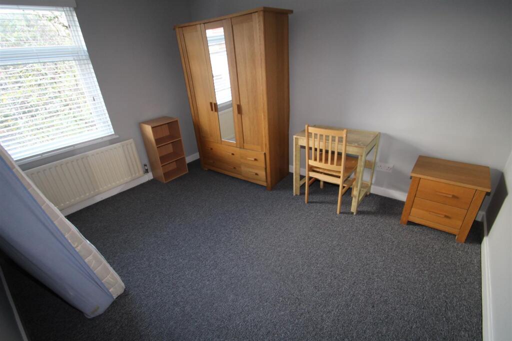 House in Southall - View 4