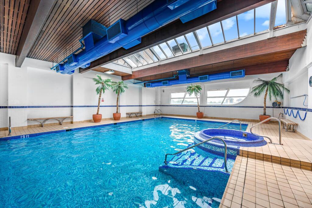 Main image of property: Cascades Tower, Canary Wharf E14