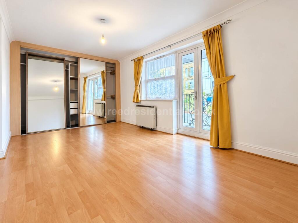 Apartment in Southend-on-Sea - View 2