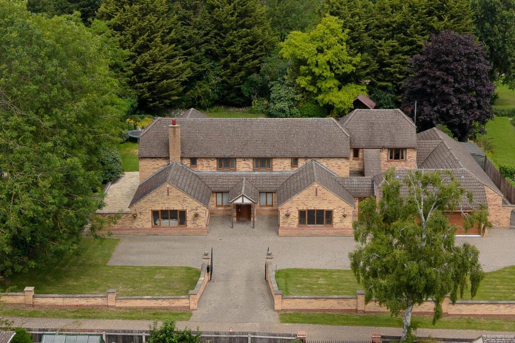 Main image of property: Saviles Close, Eaton Ford, St. Neots, Cambridgeshire, PE19 7GD