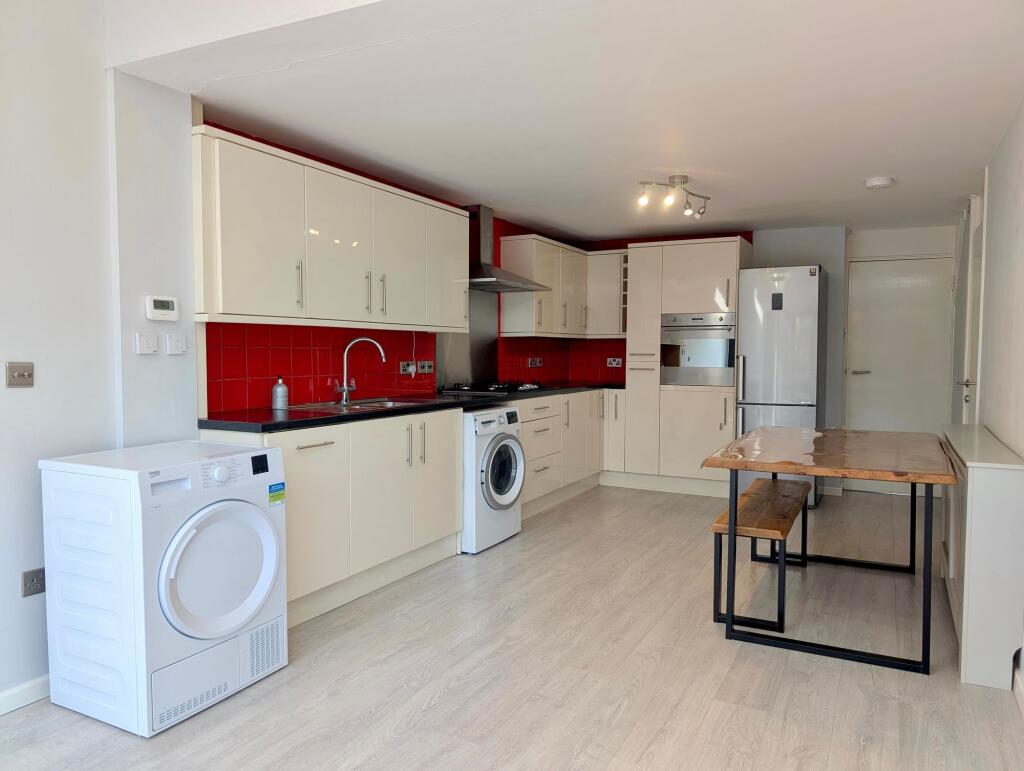 House in Cambridge, Petersfield - View 2