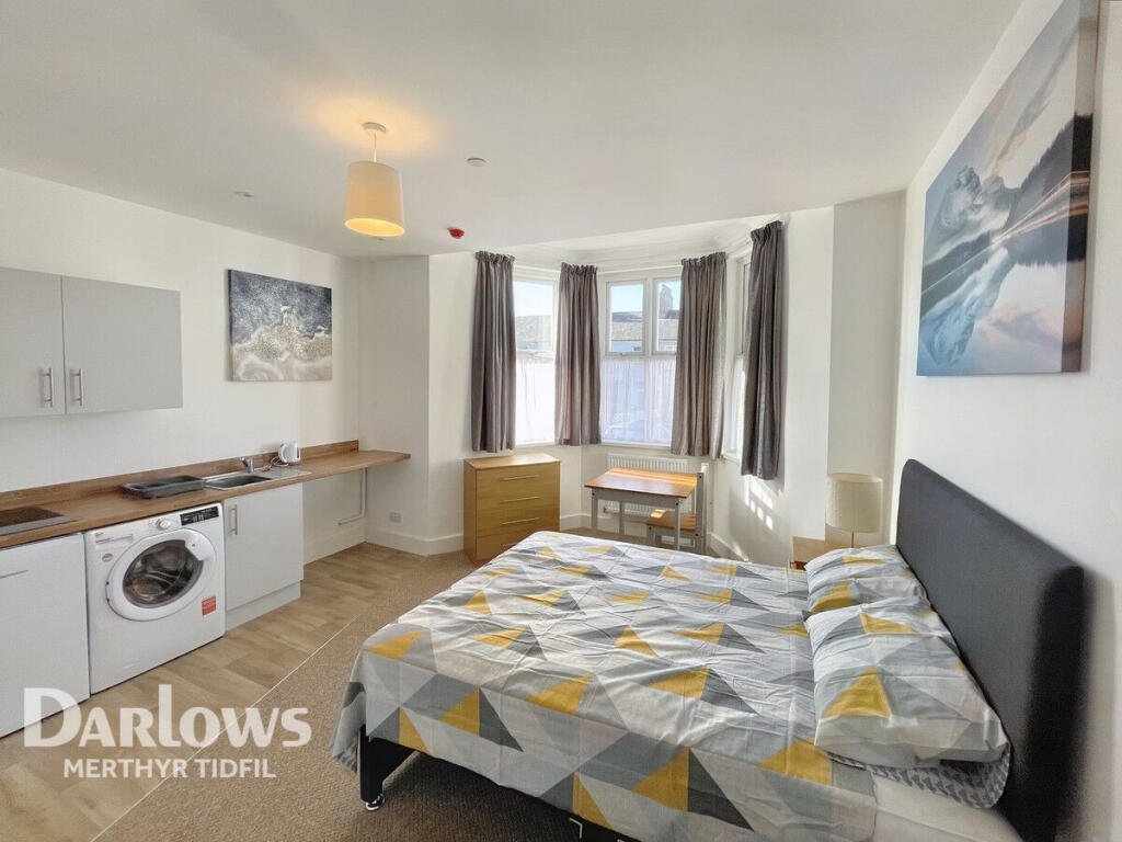House in Tredegar, Rhymney - View 3