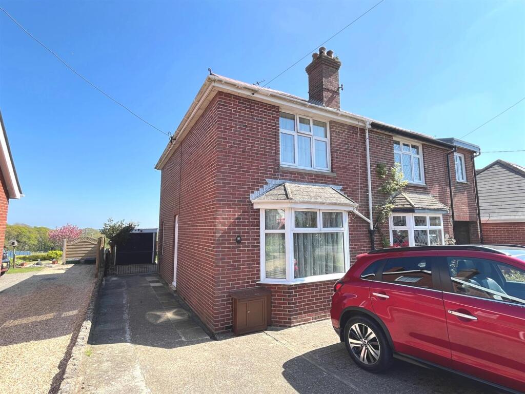 3-bed semi-detached on Cowes Road, Newport, £269,950