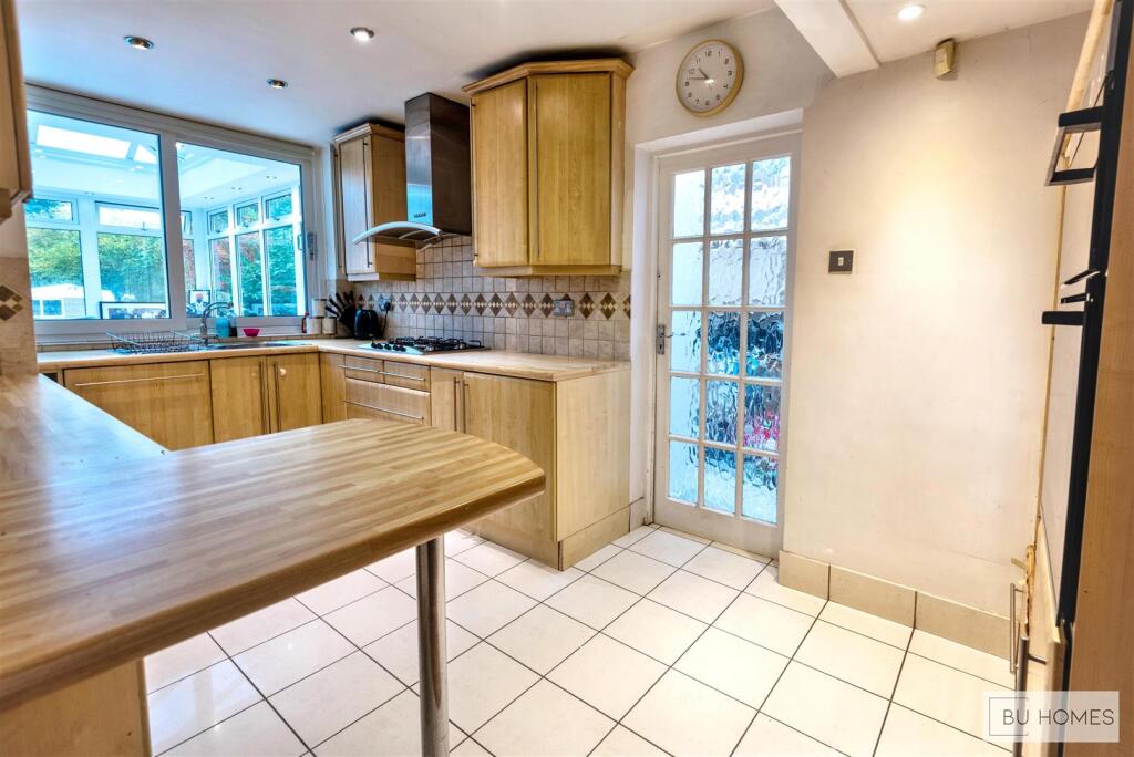 House in Solihull, Ulverley Green - View 5