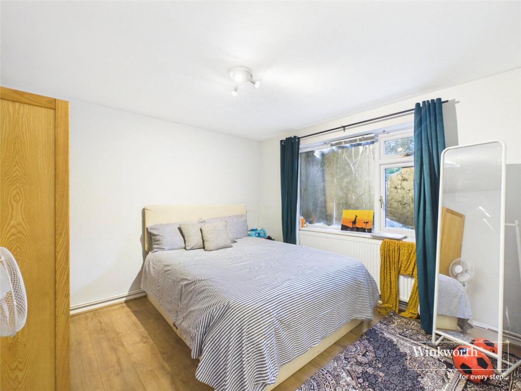 Apartment in Reading - View 5