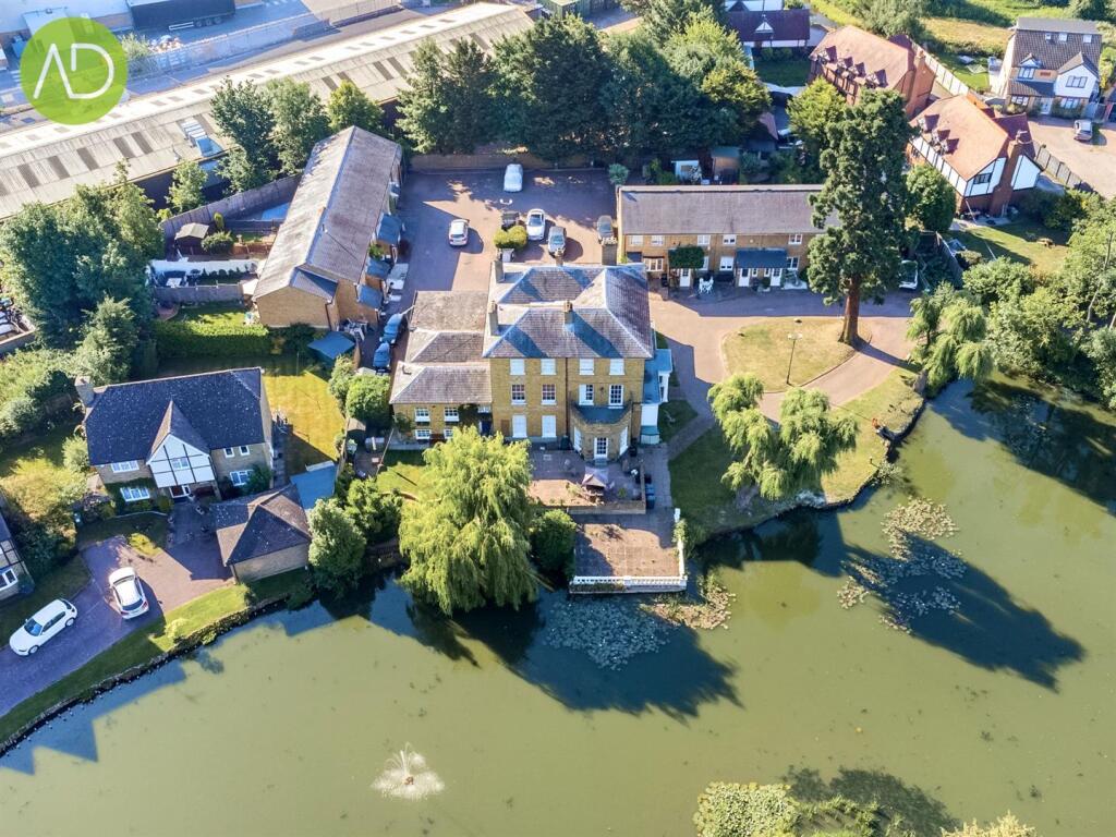 Apartment in Enfield - View 3