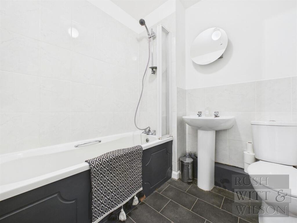 House in Tonbridge - More