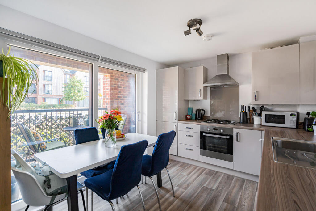 Apartment in Guildford - View 4