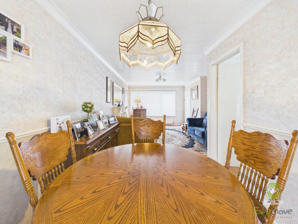 House in Bradford, West Yorkshire - View 3