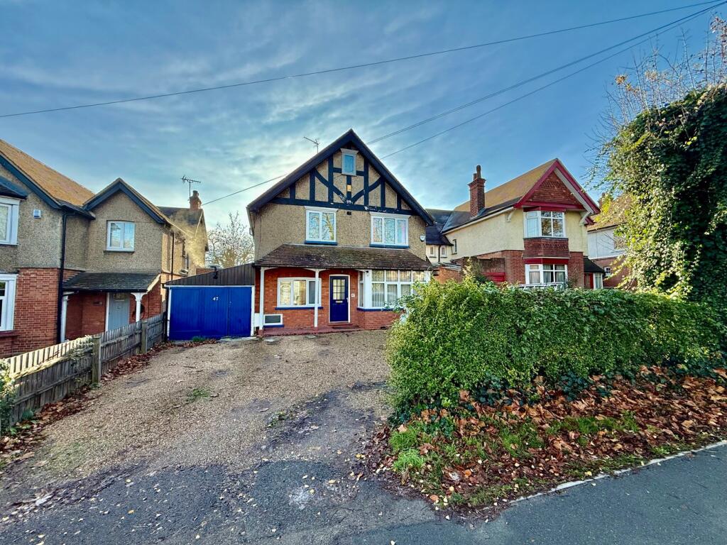 Main image of property: Buckingham Road, Bletchley, Milton Keynes, MK3