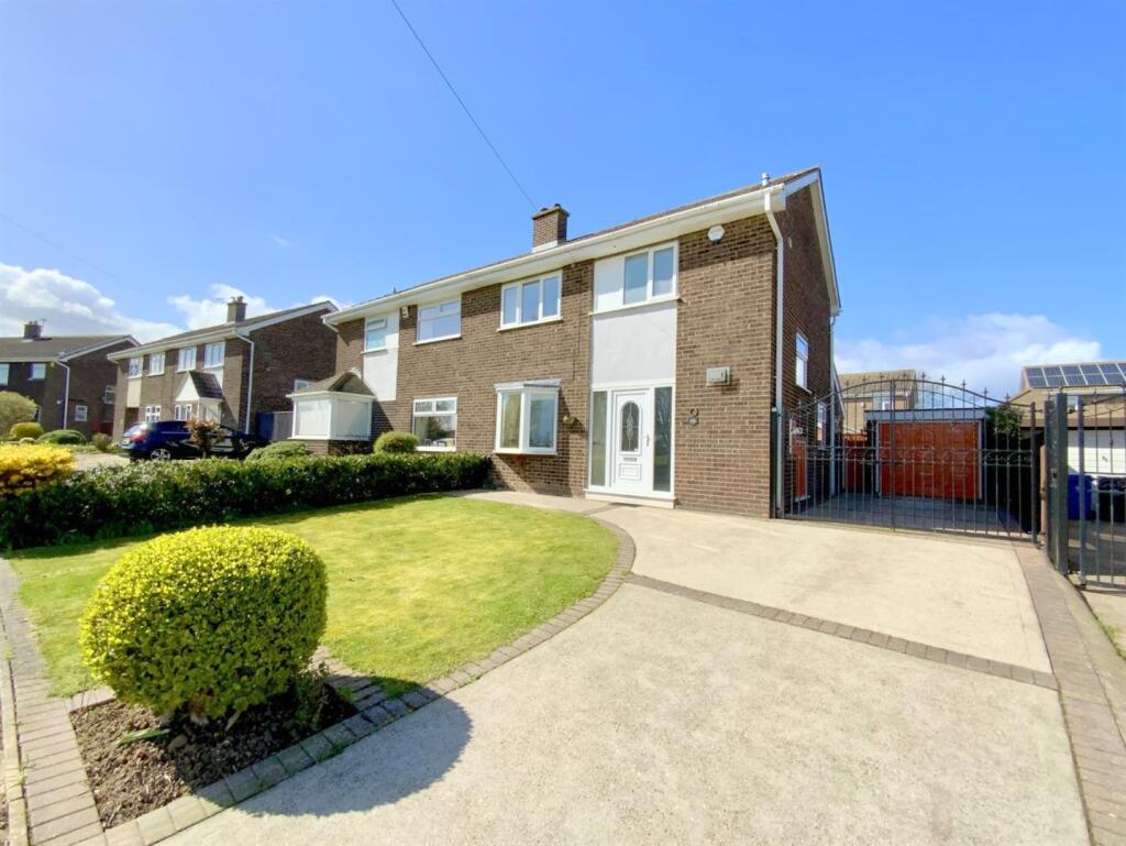 Main image of property: Broadway, Grimsby