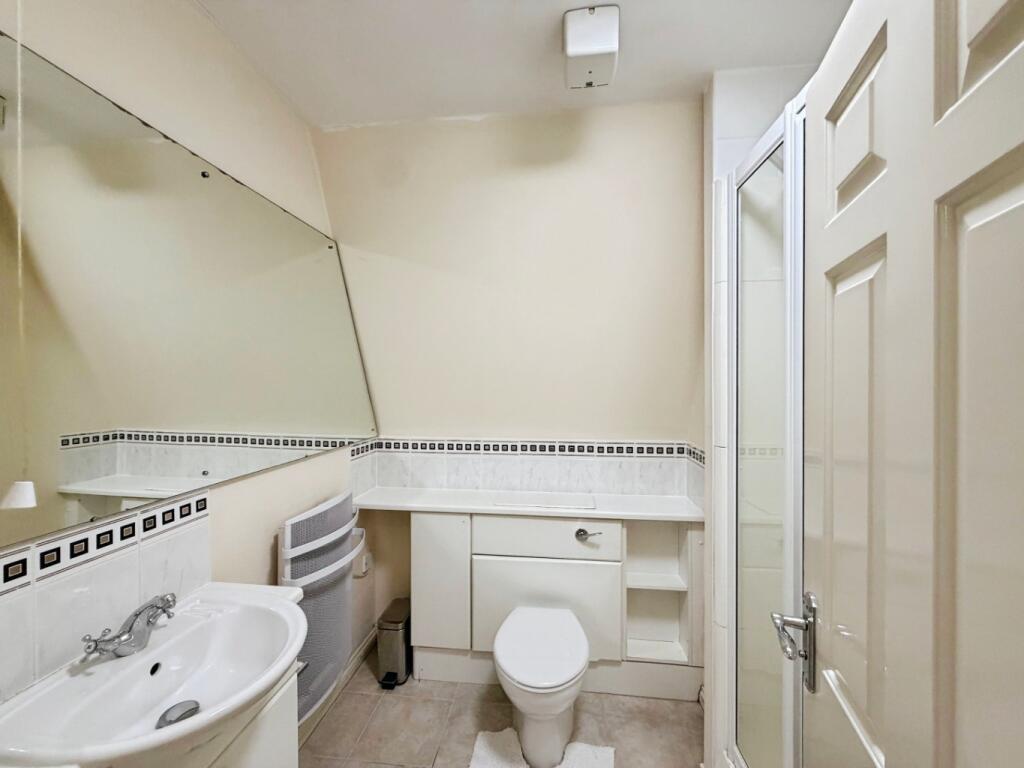 Apartment in Winkfield, Bracknell Forest - More