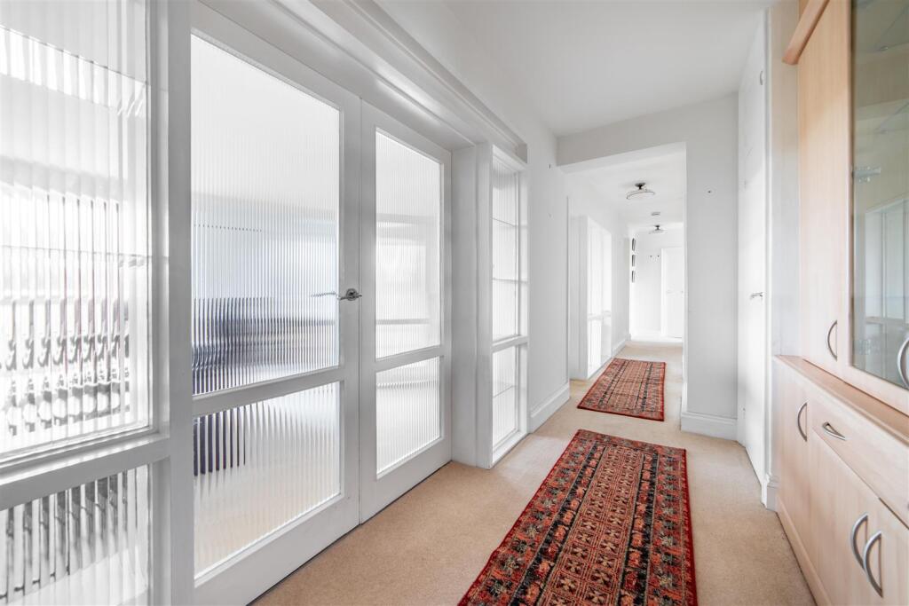 Apartment in Newcastle upon Tyne - View 5