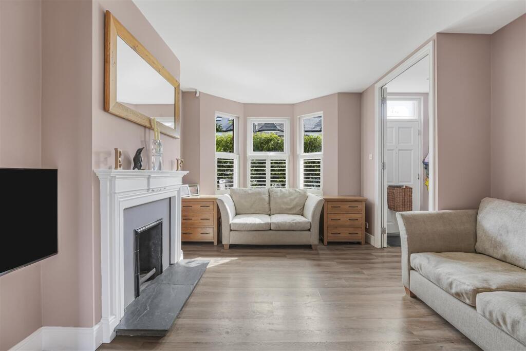 Sydney Road, Raynes Park photo 3