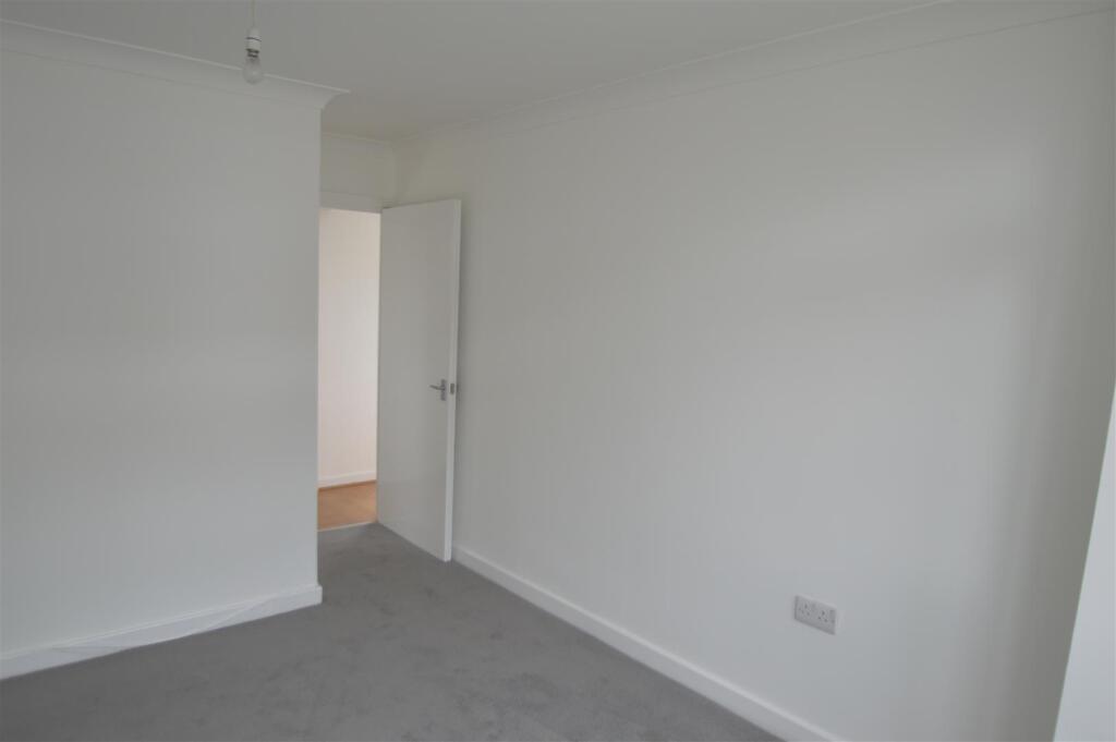 Apartment in Romford - View 5