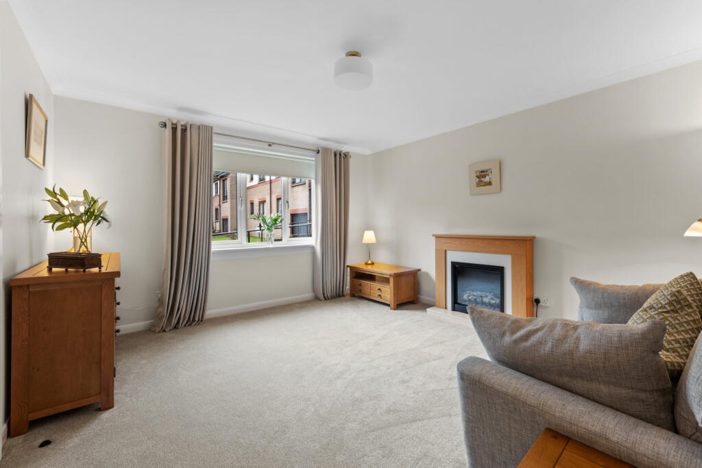 Apartment in Clarkston, Riverside, Netherlee - View 4