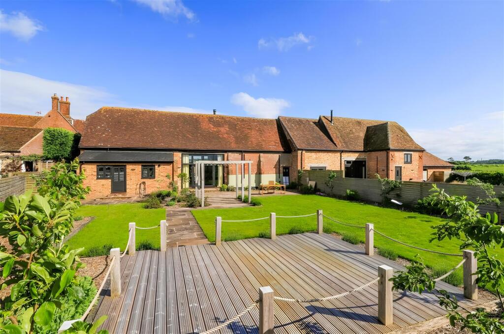 Main image of property: Knowlton, Wimborne