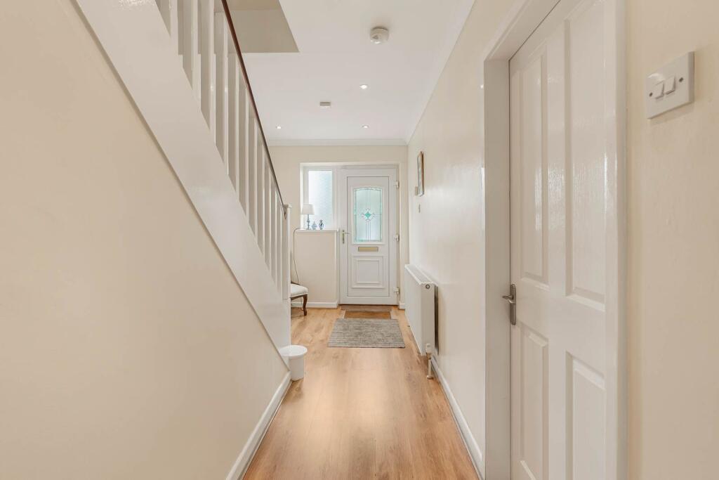 House in Huddersfield, Fixby - View 5