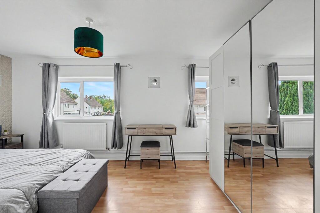 Apartment in Chatham, Medway - View 4