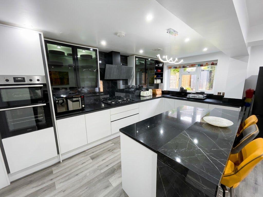 HALESOWEN, Marshwood Croft photo 5