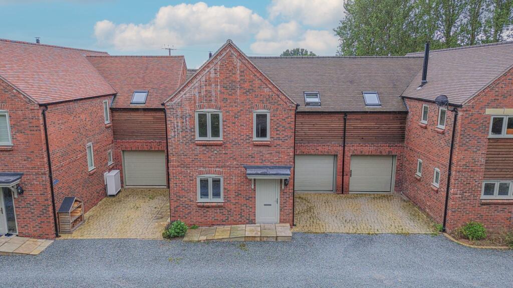 Warwick Road, Knowle, B93